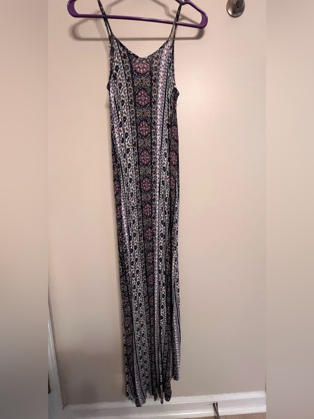 Knox Rose Black and White Patterned Maxi Dress with Pink Accents
